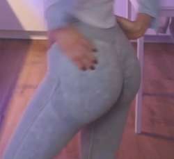 350x321