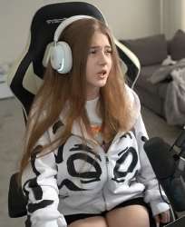 885x1080