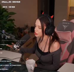 736x720