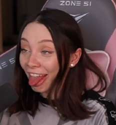421x453