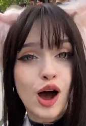 304x446