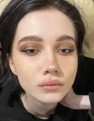 571x733