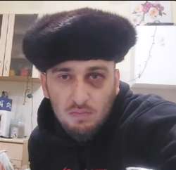 370x359