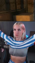522x928