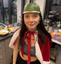 893x932