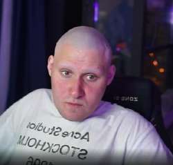 447x428
