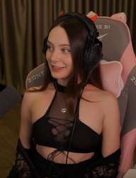 531x689