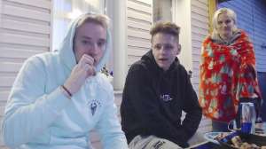 686x386