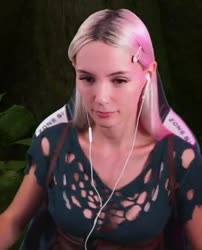 356x440