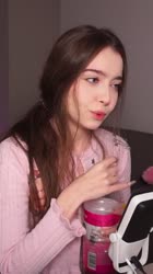 606x1080