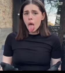 459x512