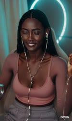 768x1280