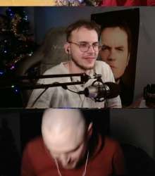 422x479