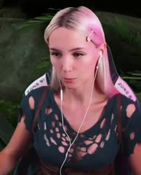 356x440