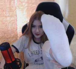 767x698