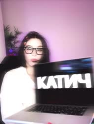 976x1280