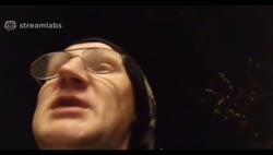 560x320