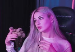 490x342