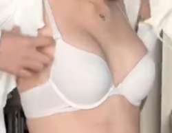 726x562