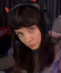 1076x1280