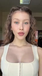 576x1024