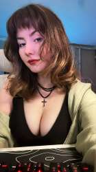 718x1280