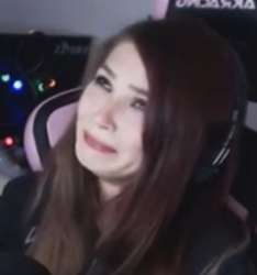 370x394