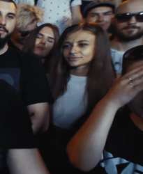 421x513