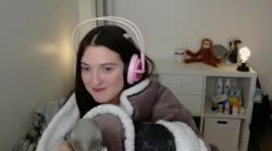 394x220