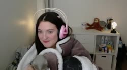 394x220