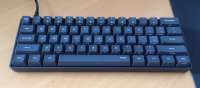886x392