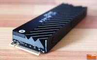 900x556
