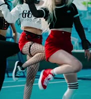 916x998