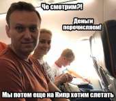 560x489