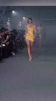 718x1280